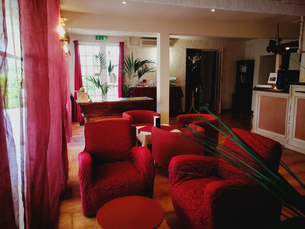 Hotel Au Bien Etre Piscine Chauffee Villecroze Esterno foto